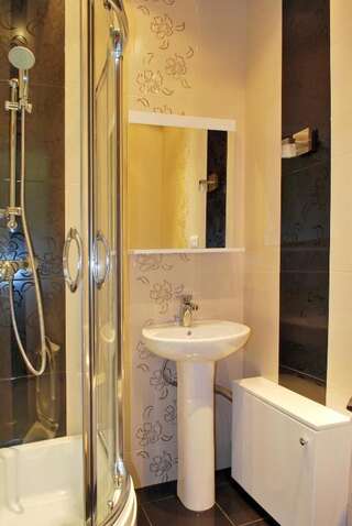 Отель Hotel Diamond Dat Exx company Тбилиси Стандартный двухместный номер с 2 отдельными кроватями-11