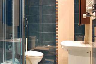 Отель Hotel Diamond Dat Exx company Тбилиси Стандартный трехместный номер-7